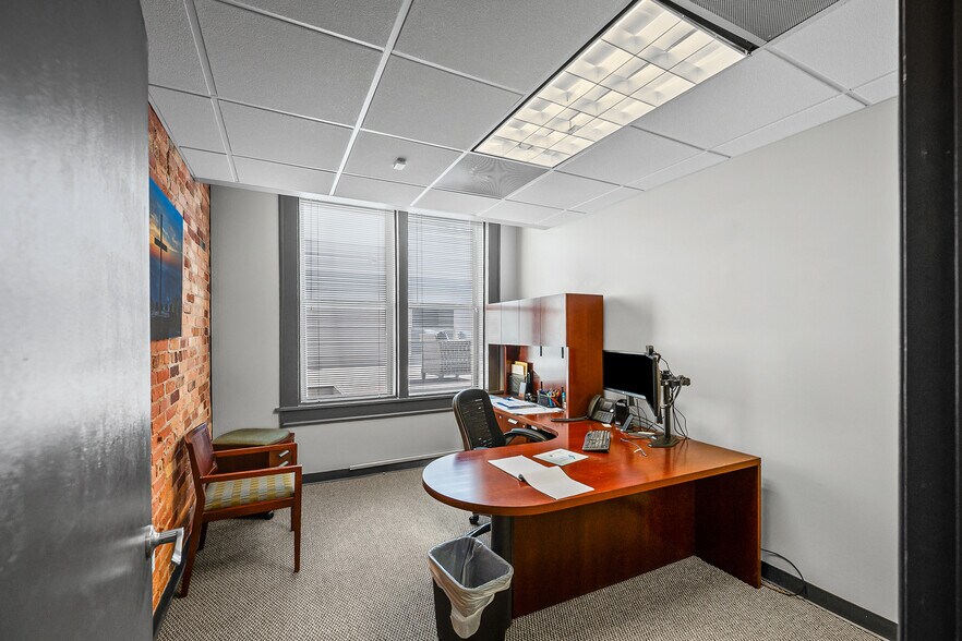 More Photos Of 105 E North St, Greenville Office For Lease