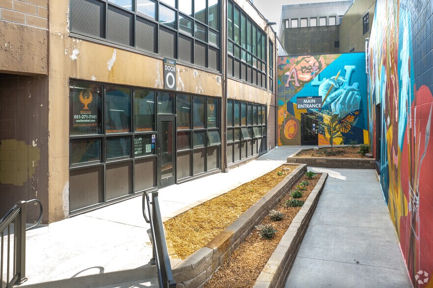 More Photos Of 2327 Wycliff St, Saint Paul Manufacturing For Lease