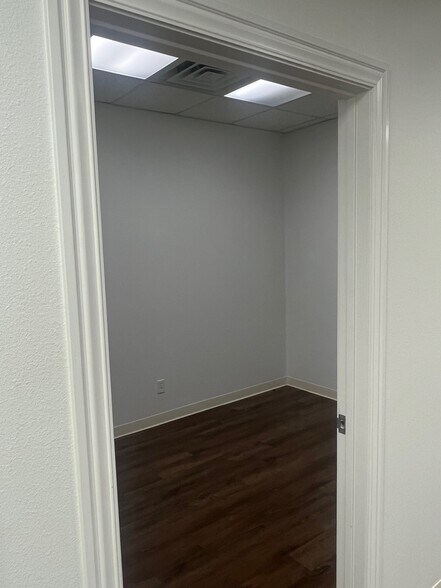 More Photos Of 5230 Willow Creek Dr, Springdale Medical For Lease