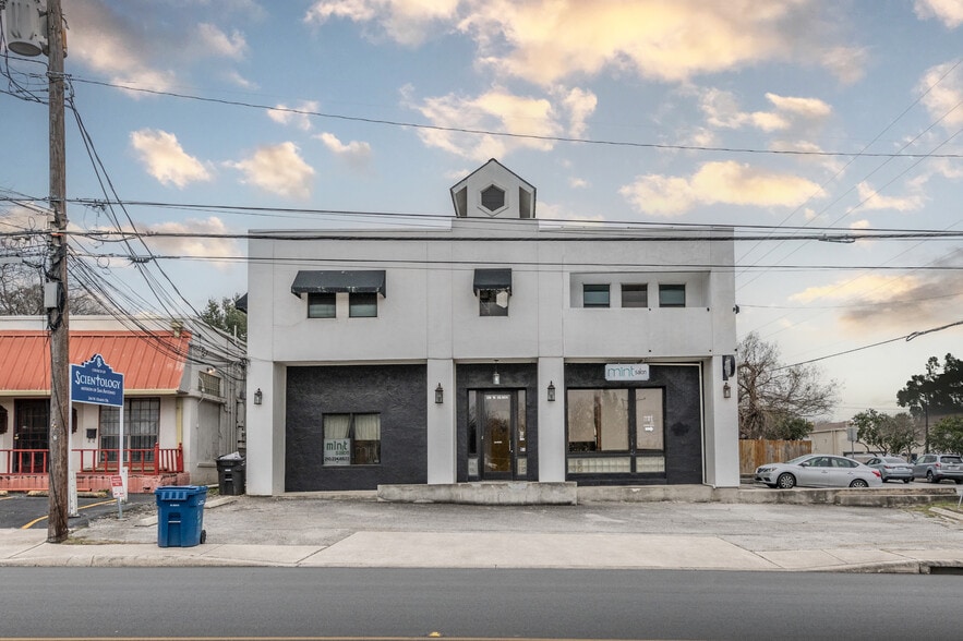 More Photos Of 250 W Olmos Dr, San Antonio Storefront Retail Office For Lease