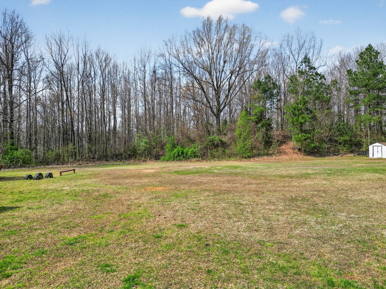 More Photos Of 615 S 2nd St, Central City Specialty For Sale