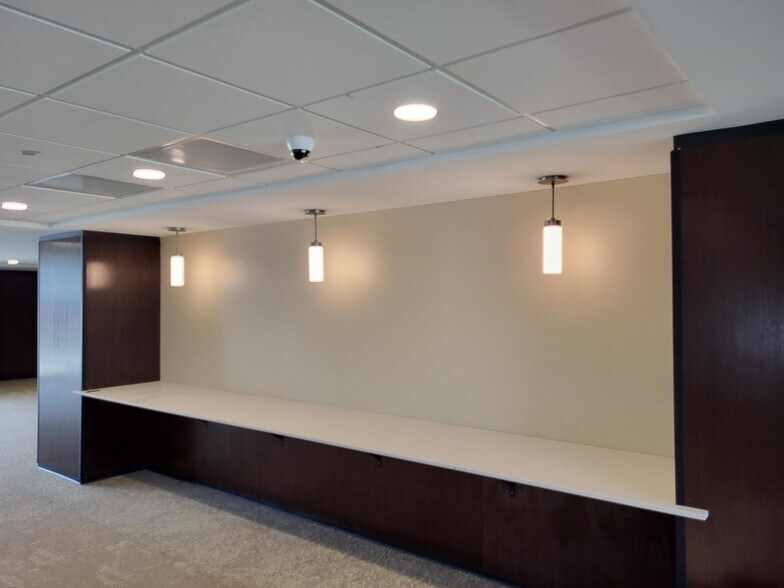 More Photos Of 323 Weston Ave, Aurora Medical For Lease