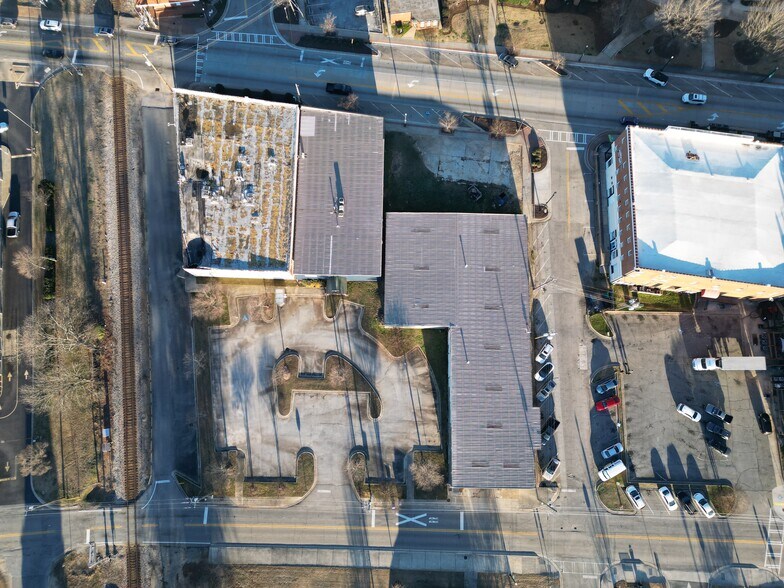 More Photos Of 33 Laura St, Winder Warehouse For Lease