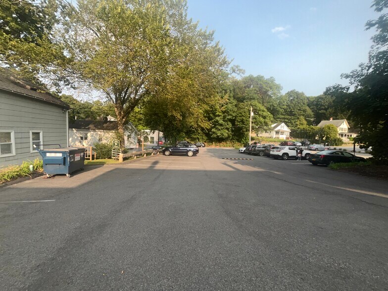 More Photos Of 14 Main St, Bedford Hills Storefront Retail Office For Lease