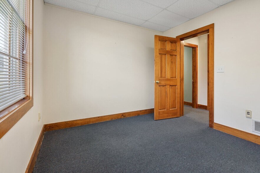 More Photos Of 41 Liberty Hill Rd, Henniker Medical For Sale