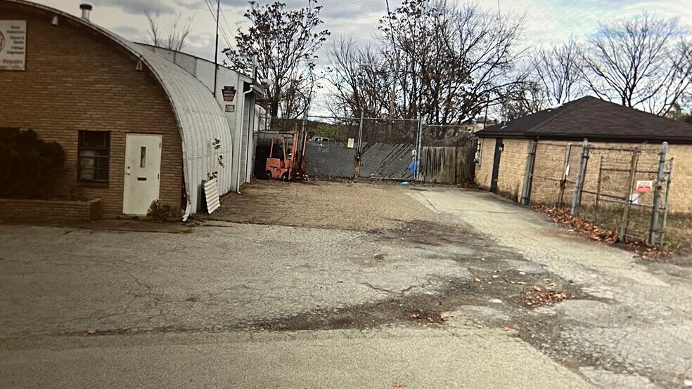 More Photos Of 2007 Mcclure St, Homestead Auto Repair For Sale