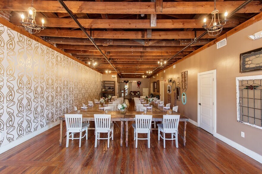 More Photos Of 132 N Patterson St, Valdosta Restaurant For Sale