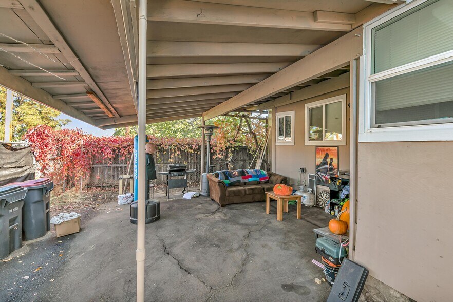 More Photos Of 441 N Grape St, Medford Apartments For Sale