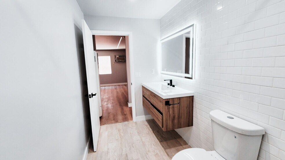 More Photos Of 5150 Ithaca Ave, Los Angeles Multifamily For Sale