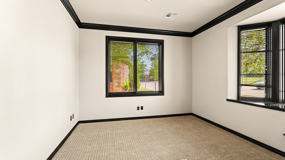 More Photos Of 14000 N Western Ave, Edmond Office For Sale