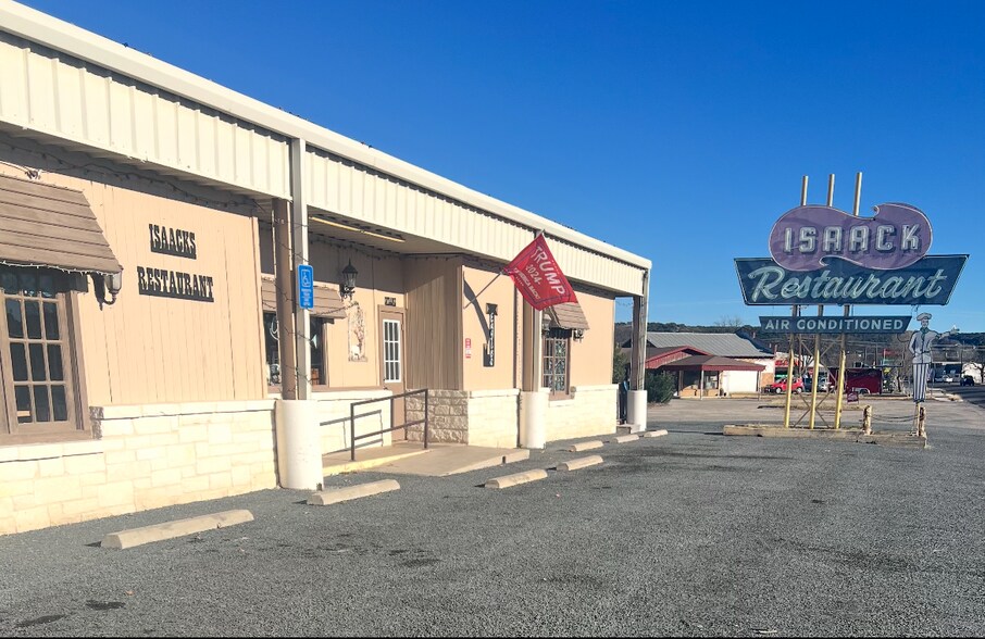 More Photos Of 1606 Main St, Junction Restaurant For Sale