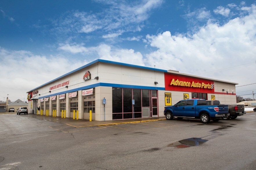 More Photos Of 2729 W Broadway St, Council Bluffs Freestanding For Lease