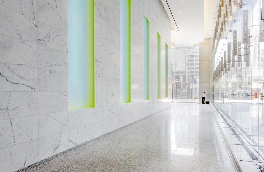 More Photos Of 333 Bay St, Toronto Office For Sale