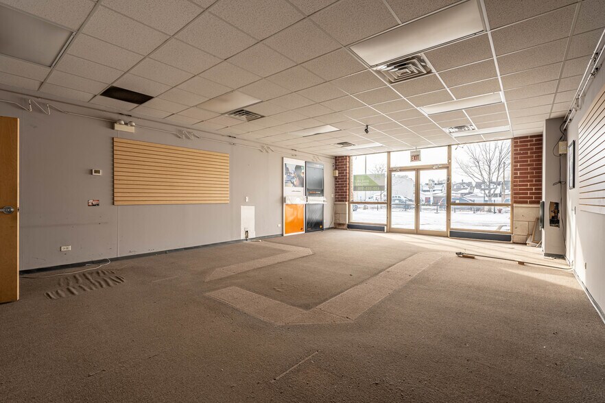 More Photos Of 2649 N Central Ave, Chicago Freestanding For Lease