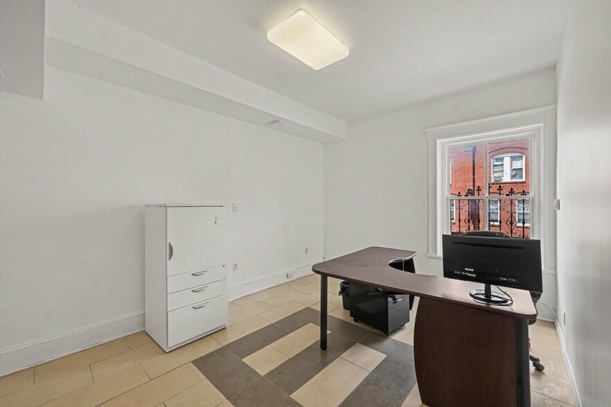 More Photos Of 110 Clarence St, Ottawa Office For Lease