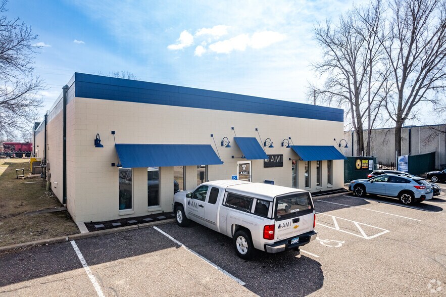 More Photos Of 3276 Fanum Rd, Vadnais Heights Service For Lease