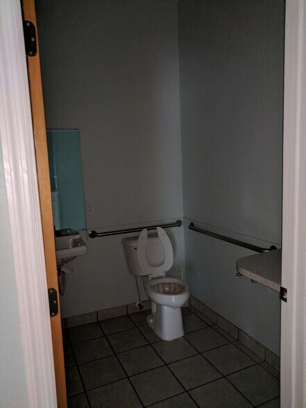 More Photos Of 150 SE 17th St, Ocala Office For Sale