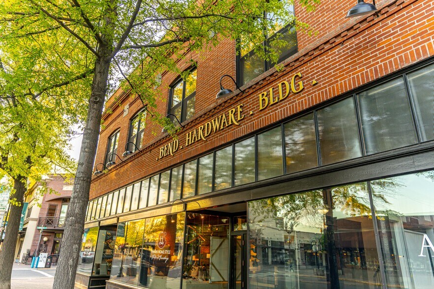 More Photos Of 920 NW Bond St, Bend Unknown For Lease