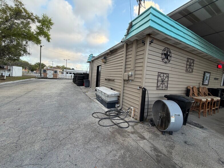 More Photos Of 1095 US Highway 17 S, Bartow Auto Repair For Sale