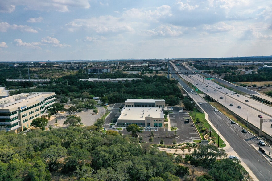 More Photos Of 19106 N Highway 281, San Antonio Medical For Lease