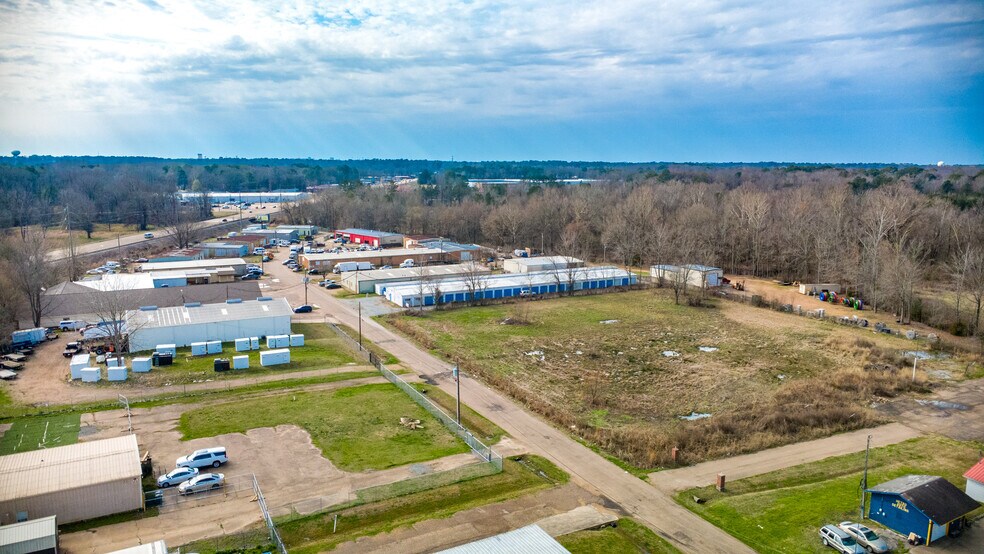 More Photos Of 5849 N Commerce Plz, Jackson Self Storage For Sale