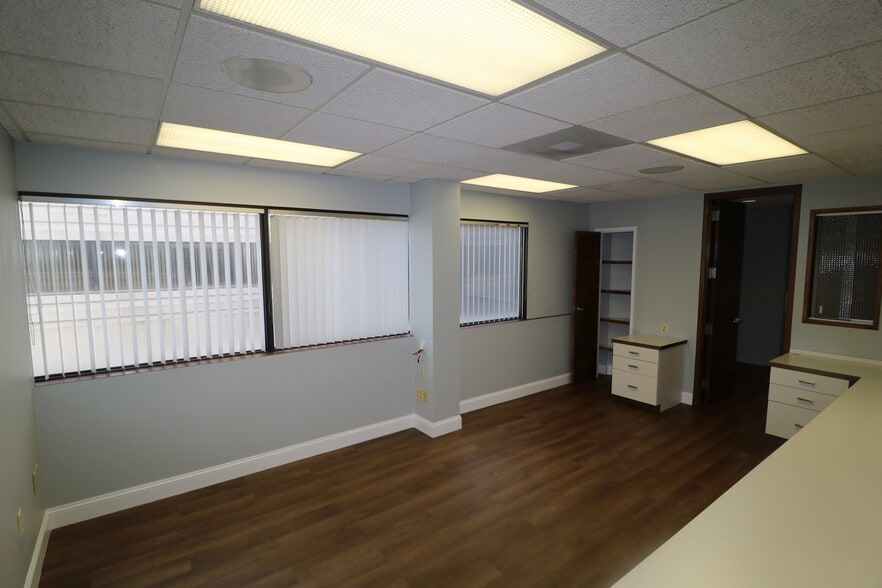 More Photos Of 401 Hamburg Turnpike, Wayne Medical For Sale