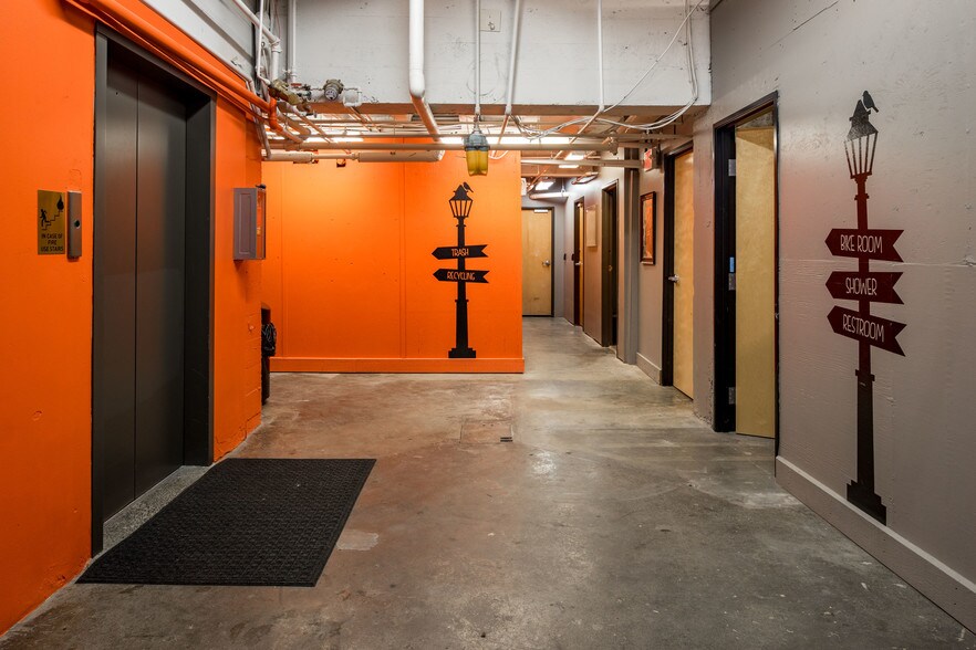 More Photos Of 705-711 SW Alder St, Portland Office For Lease