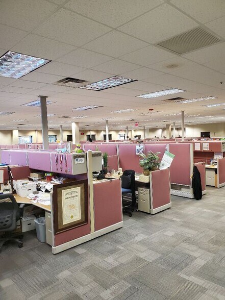 More Photos Of 4750 S Garnett Rd, Tulsa Office For Sale