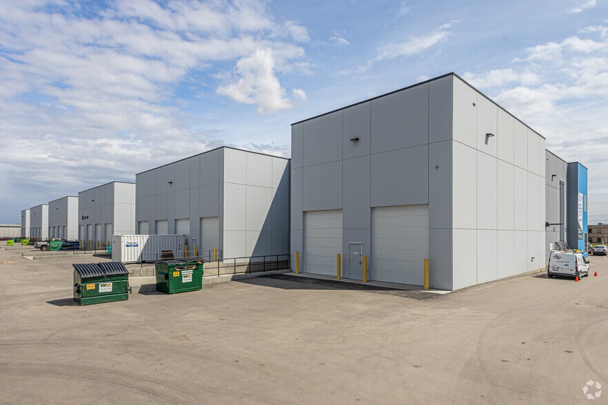 More Photos Of Element Business Ctr, Edmonton Service For Sale