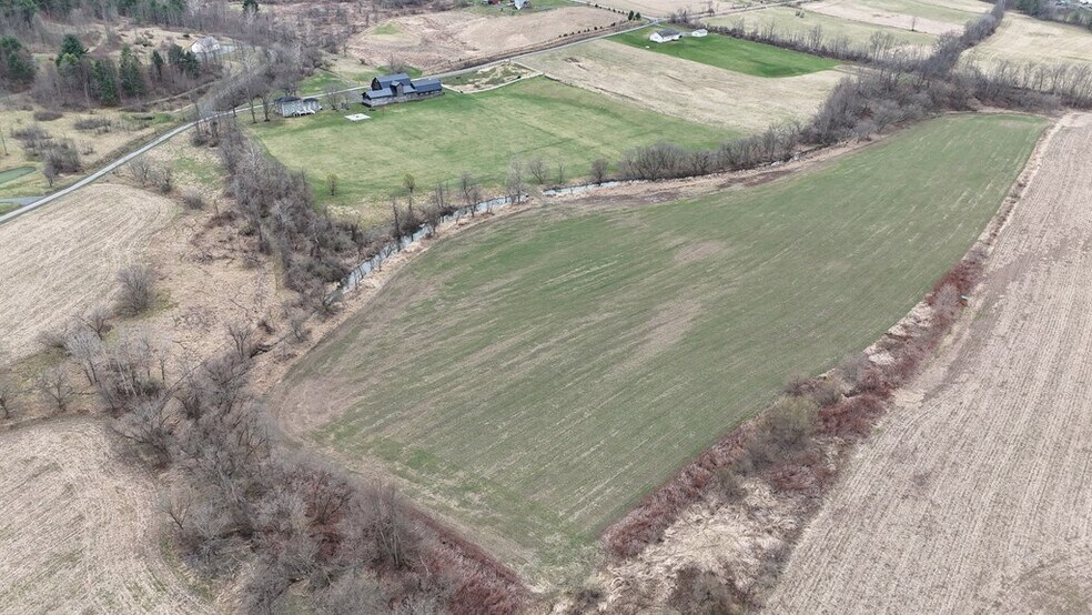 More Photos Of 211 Hanks Rd, Troy Hospitality For Sale