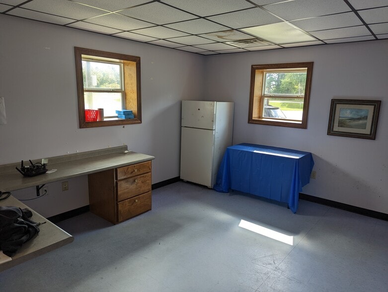 More Photos Of 2608 E Highway 76, Marion General Retail For Sale