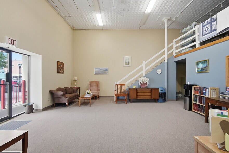More Photos Of 48 Elm St, Westfield Storefront For Sale