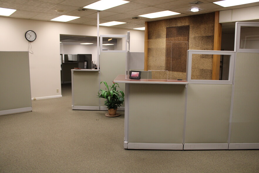 More Photos Of 20 W Lancaster Ave, Shillington Office For Lease