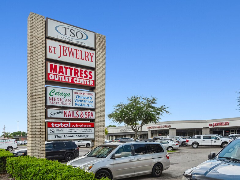 More Photos Of 3216-3254 E Broadway St, Pearland Unknown For Lease