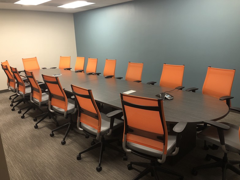 More Photos Of 2300 Barrington Rd, Hoffman Estates Coworking Space