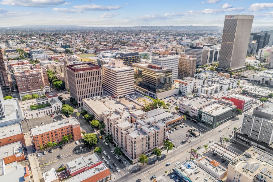 More Photos Of 3300 W 6th St, Los Angeles Apartments For Lease