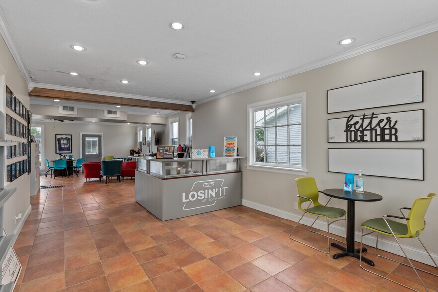 More Photos Of 904 W Union Ave, Litchfield Office For Sale