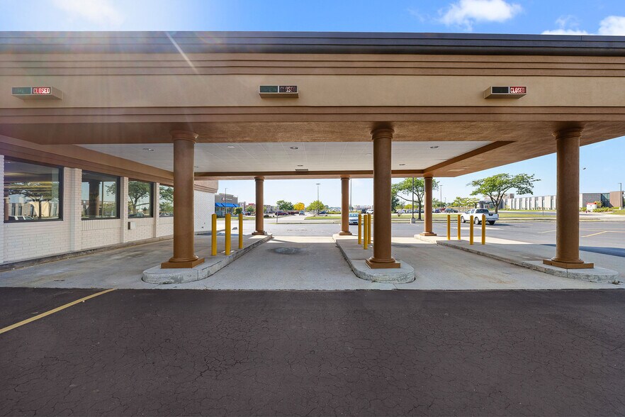 More Photos Of 245 N Peters Ave, Fond Du Lac General Retail For Sale