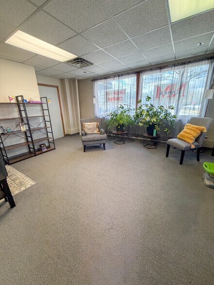 More Photos Of 241 Main St, Townsend Office Residential For Lease
