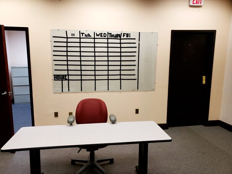 More Photos Of 495 Circle 85, College Park Office For Lease