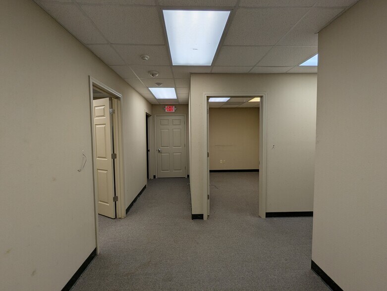 More Photos Of 7945 Eastex Fwy, Beaumont Office For Sale