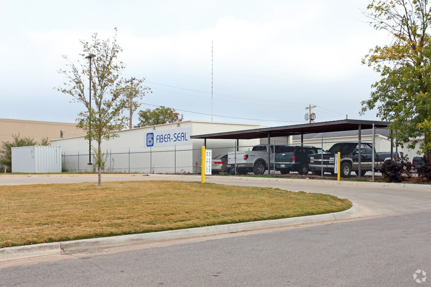 Primary Photo Of 17 NE 26th St, Oklahoma City Manufacturing For Lease