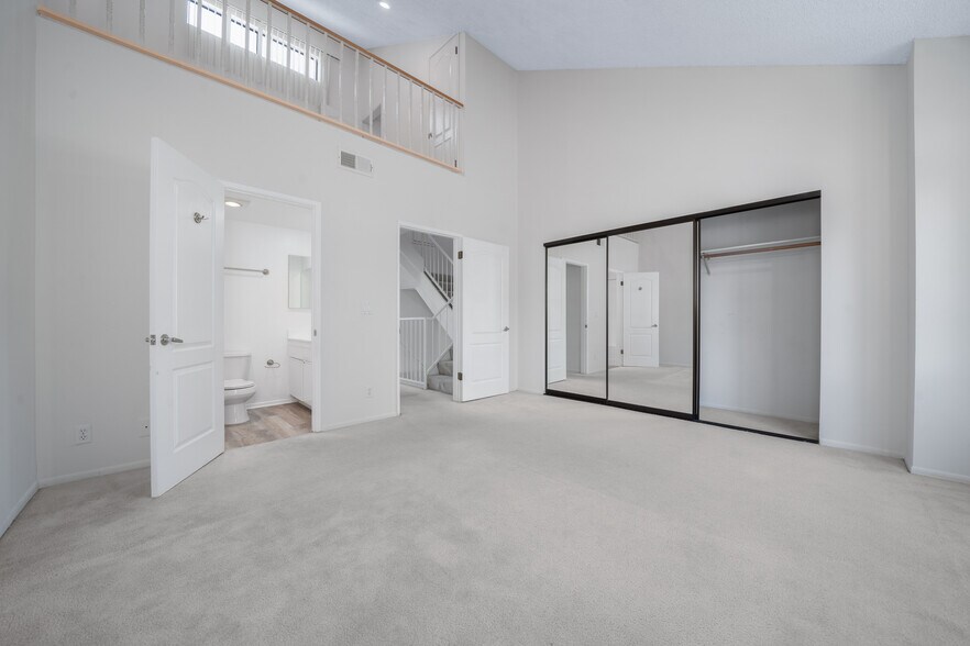 More Photos Of 638 E Tujunga Ave, Burbank Apartments For Sale