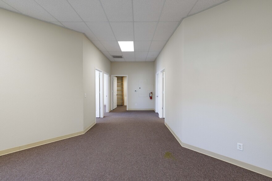 More Photos Of 1565 Shaw Ave, Clovis Office For Lease