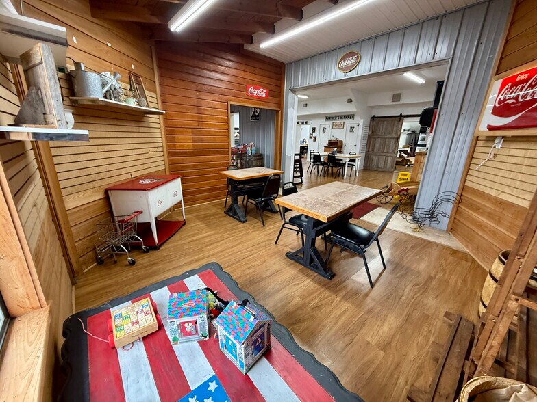 More Photos Of 552995 US Highway 1, Hilliard Restaurant For Lease