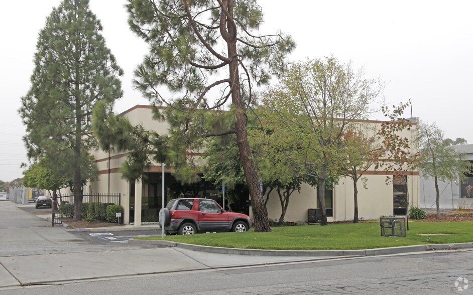 More Photos Of 49103 Milmont Dr, Fremont Warehouse For Sale