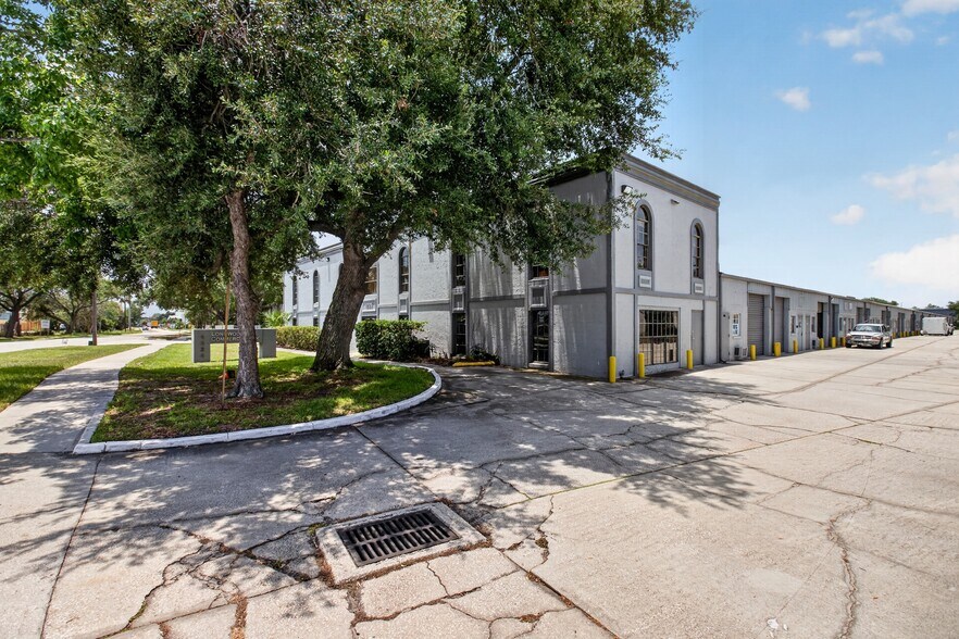 More Photos Of 1225 Bennett Dr, Longwood Unknown For Lease