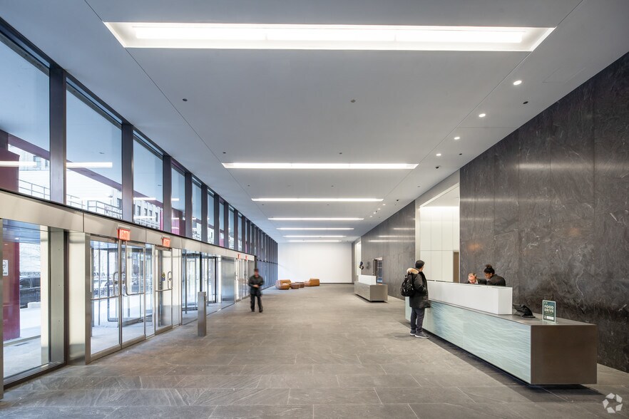 More Photos Of 333 S Wabash Ave, Chicago Office For Lease