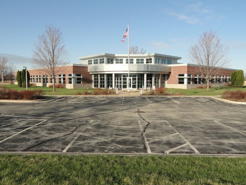 Primary Photo Of 2571 S Hemlock Rd, Green Bay Office For Sale
