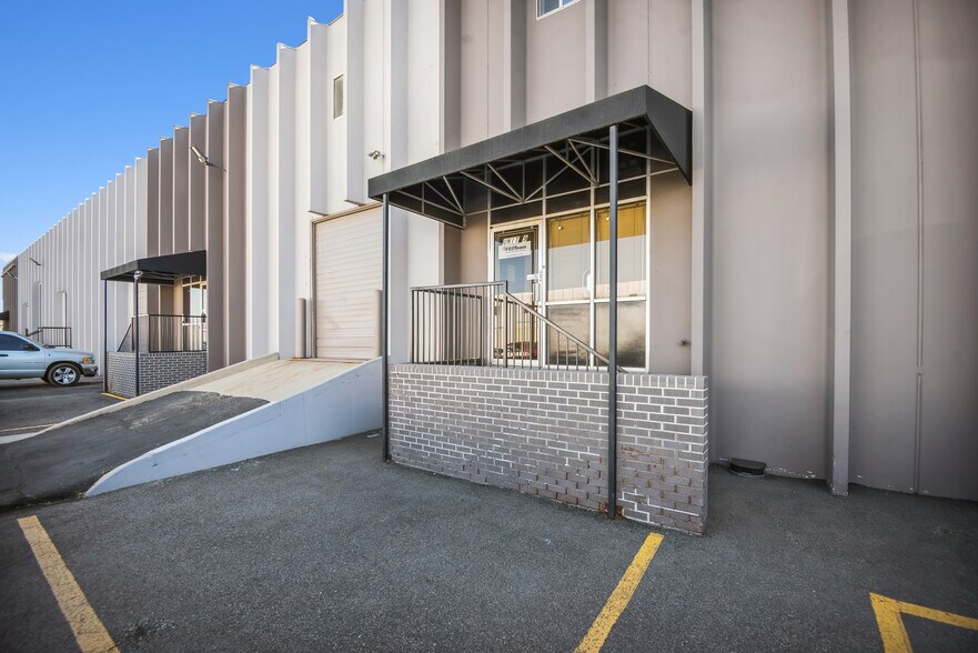 More Photos Of 4001 Holly St, Denver Warehouse For Sale
